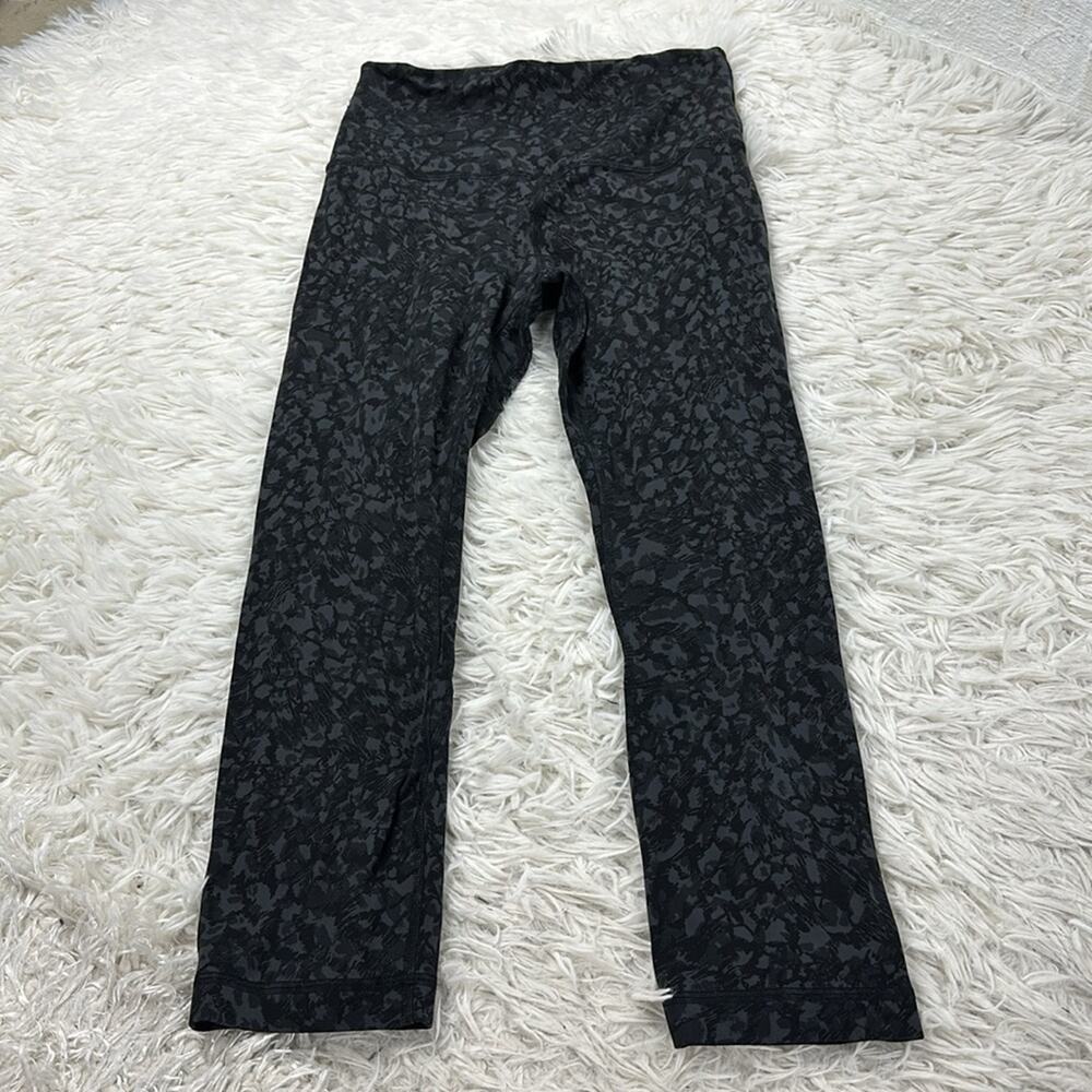 Lululemon Align Crop *21" Wild Thing Camo Deep Coal Multi